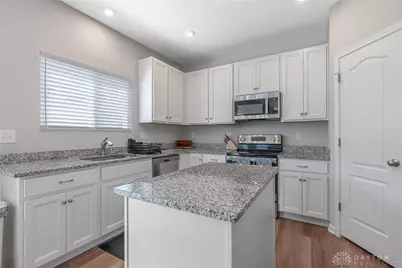 1128 Heathgate Way, Fairborn, OH 45324 - Photo 4