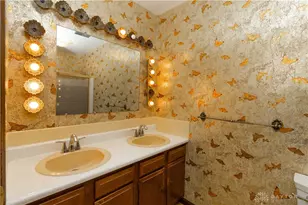 657 White Oak Dr, Springfield Twp, OH 45504 - Photo 14
