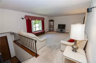 657 White Oak Dr, Springfield Twp, OH 45504 - Photo 8