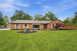 1832 Burgundy Ln, Washington Twp, OH 45459 - Photo 6