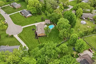1832 Burgundy Ln, Washington Twp, OH 45459 - Photo 4