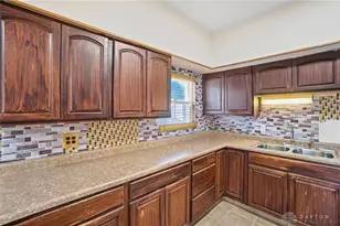 1046 Shakespeare Ave, Dayton, OH 45402 - Photo 18