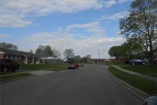 327 Reichard Dr, Vandalia, OH 45377 - Photo 2
