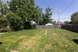 831 Jefferson St, Troy, OH 45373 - Photo 24