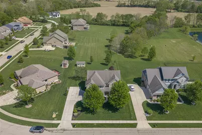 1205 Settlers Bay Court, Sugarcreek Twp, OH 45305 - Photo 2