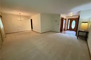 2272 Whispering Willow Cir, Kettering, OH 45440 - Photo 8