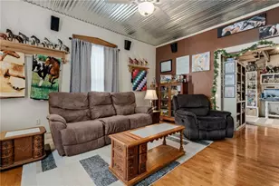 24 N Limestone St, Jamestown Vlg, OH 45335 - Photo 4