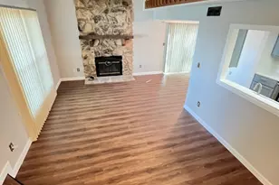 1094 Foxshire Pl, Washington Twp, OH 45458 - Photo 4