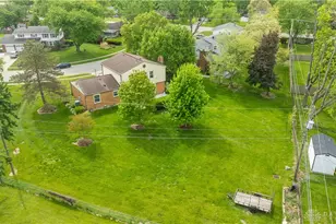 7013 Woodcroft Dr, Englewood, OH 45322 - Photo 4