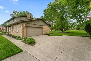 454 Shirley Ann Dr, Centerville, OH 45458 - Photo 70