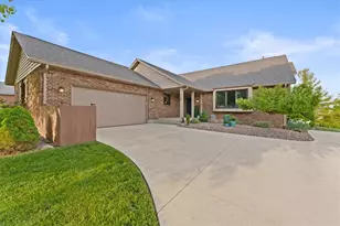 135 Timberwind Ln, Vandalia, OH 45377 - Photo 2