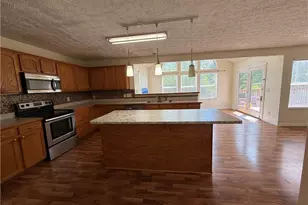 2545 Hillsdale Dr, Beavercreek, OH 45431 - Photo 8