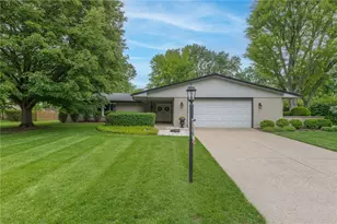 1180 Heathshire Dr, Centerville, OH 45459 - Photo 1