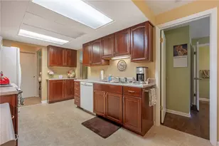 1180 Heathshire Dr, Centerville, OH 45459 - Photo 10