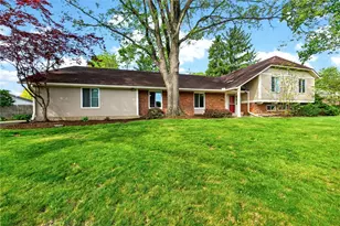 9019 Woodstream Ln, Centerville, OH 45458 - Photo 2