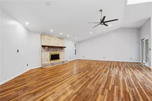 9178 Woodstream Ln, Washington Twp, OH 45458 - Photo 4