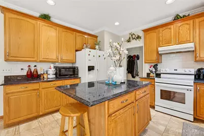 6520 Heritage Park Boulevard, Huber Heights, OH 45424 - Photo 10