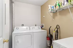 6680 Wareham Ct, Centerville, OH 45459 - Photo 14