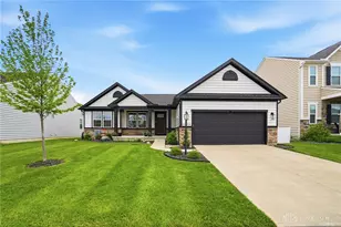 1200 Scarlet Oak Dr, Tipp City, OH 45371 - Photo 2