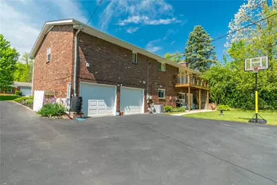 407 Thelma Avenue, Clayton, OH 45415 - Photo 2