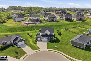 705 Scarlet Ct, Monroe, OH 45050 - Photo 2