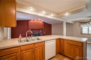 7140 Cohasset Dr, Huber Heights, OH 45424 - Photo 8