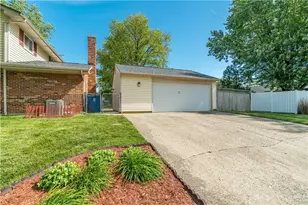 7140 Cohasset Dr, Huber Heights, OH 45424 - Photo 2