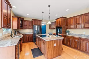 679 Towncrest Dr, Beavercreek, OH 45434 - Photo 22