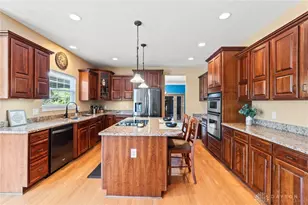 679 Towncrest Dr, Beavercreek, OH 45434 - Photo 18