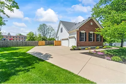 679 Towncrest Drive, Beavercreek, OH 45434 - Photo 4