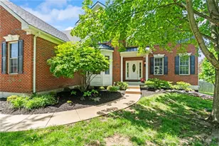 679 Towncrest Dr, Beavercreek, OH 45434 - Photo 2