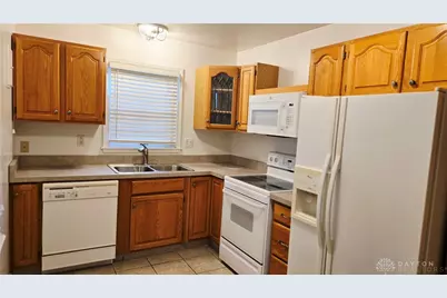 642 La Salle Drive, Dayton, OH 45417 - Photo 6