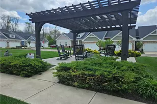 637 Angler Ct, Beavercreek, OH 45430 - Photo 60