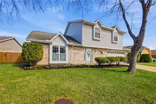 8798 Deer Chase Dr, Huber Heights, OH 45424 - Photo 2