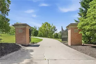 1619 Grand Portage Trail, Beavercreek Twp, OH 45385 - Photo 4