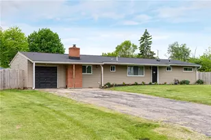4051 Rosehill Dr, Beavercreek, OH 45431 - Photo 2