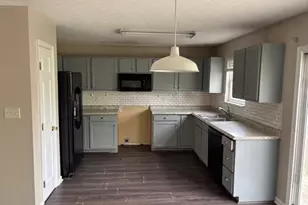 6654 Greeley Ave, Huber Heights, OH 45424 - Photo 8
