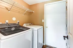 2327 Polo Park Dr, Dayton, OH 45439 - Photo 26