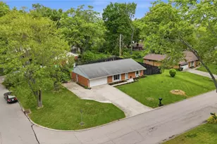 2271 Mission Ln, Bellbrook, OH 45305 - Photo 2