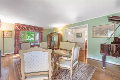 156 W Hadley Road, Oakwood, OH 45419 - Photo 6