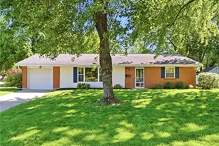 4900 Shady Hill Ln, Kettering, OH 45429 - Photo 2