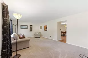 4900 Shady Hill Ln, Kettering, OH 45429 - Photo 6