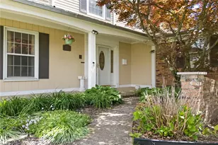 2196 Red Rock Dr, Beavercreek, OH 45431 - Photo 2