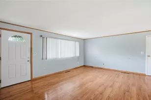 4642 Knobhill Dr, Huber Heights, OH 45424 - Photo 6