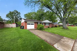 2421 Acorn Dr, Kettering, OH 45419 - Photo 2