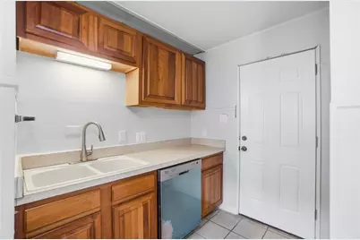 8741 Neptune Drive, Springfield Township, OH 45231 - Photo 10