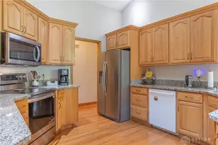 1668 Lago Mar Dr, Washington Twp, OH 45458 - Photo 6