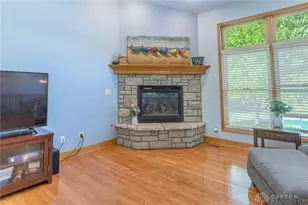 1668 Lago Mar Dr, Washington Twp, OH 45458 - Photo 4