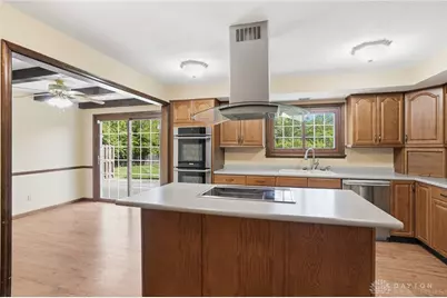 1081 Cedar Creek Circle, Washington Twp, OH 45459 - Photo 6