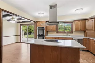 1081 Cedar Creek Cir, Washington Twp, OH 45459 - Photo 6